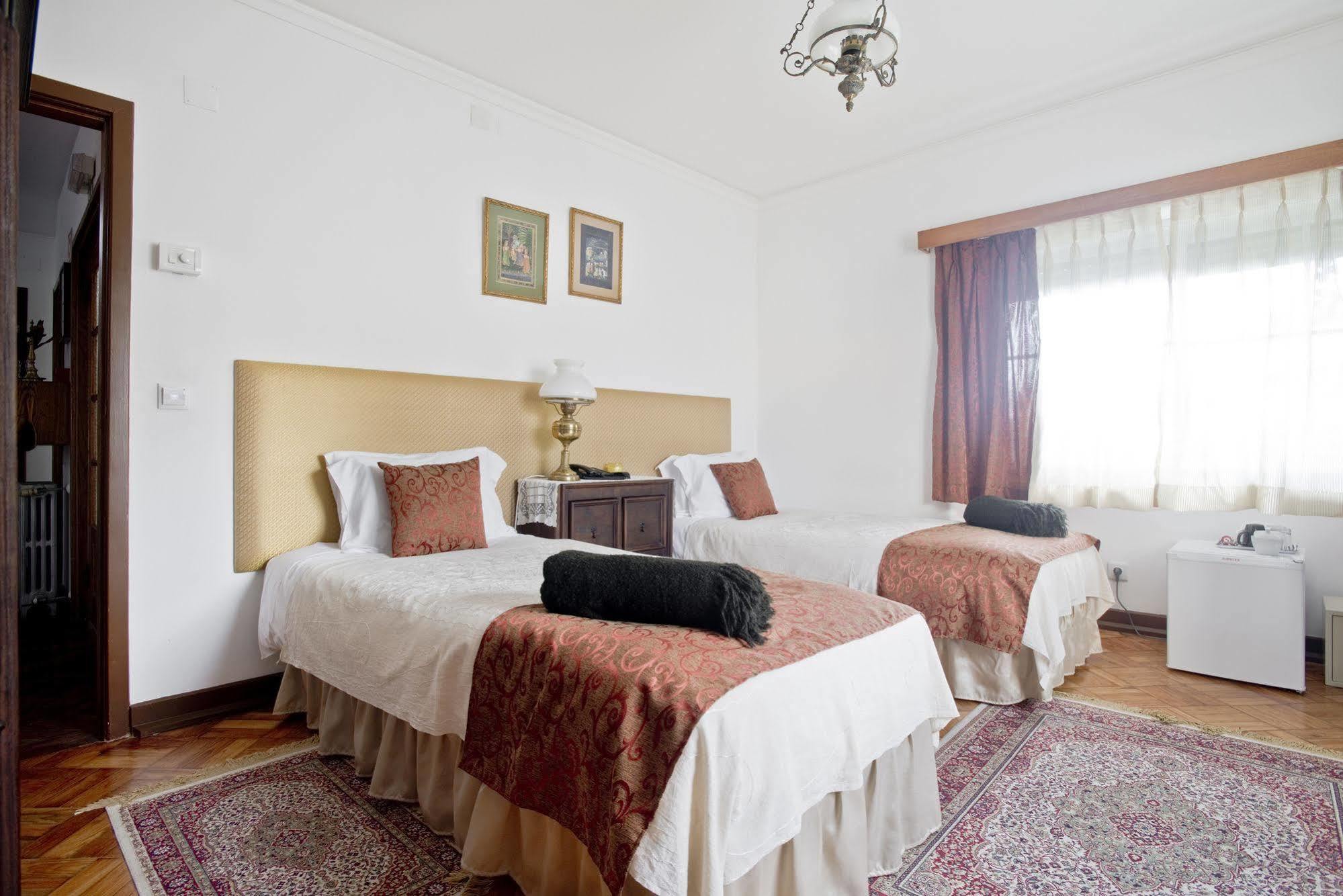 Casa Shanti Niketan Эшторил Экстерьер фото