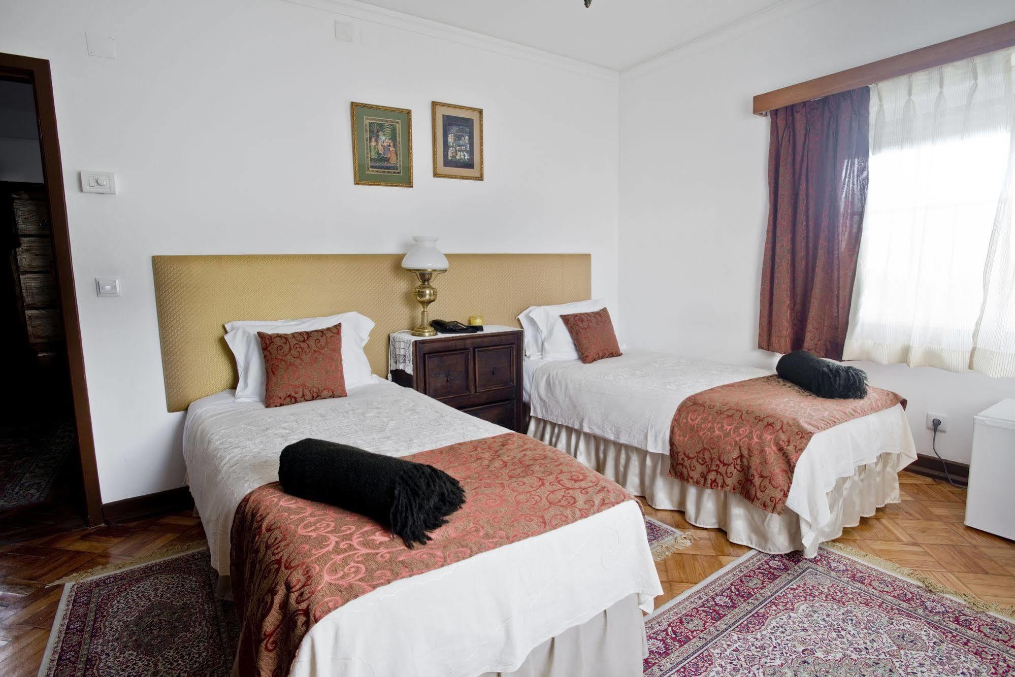 Casa Shanti Niketan Эшторил Экстерьер фото